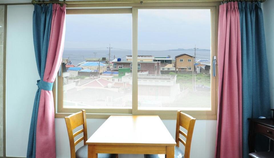 Seongsanpo Love Pension Согвіпо Екстер'єр фото